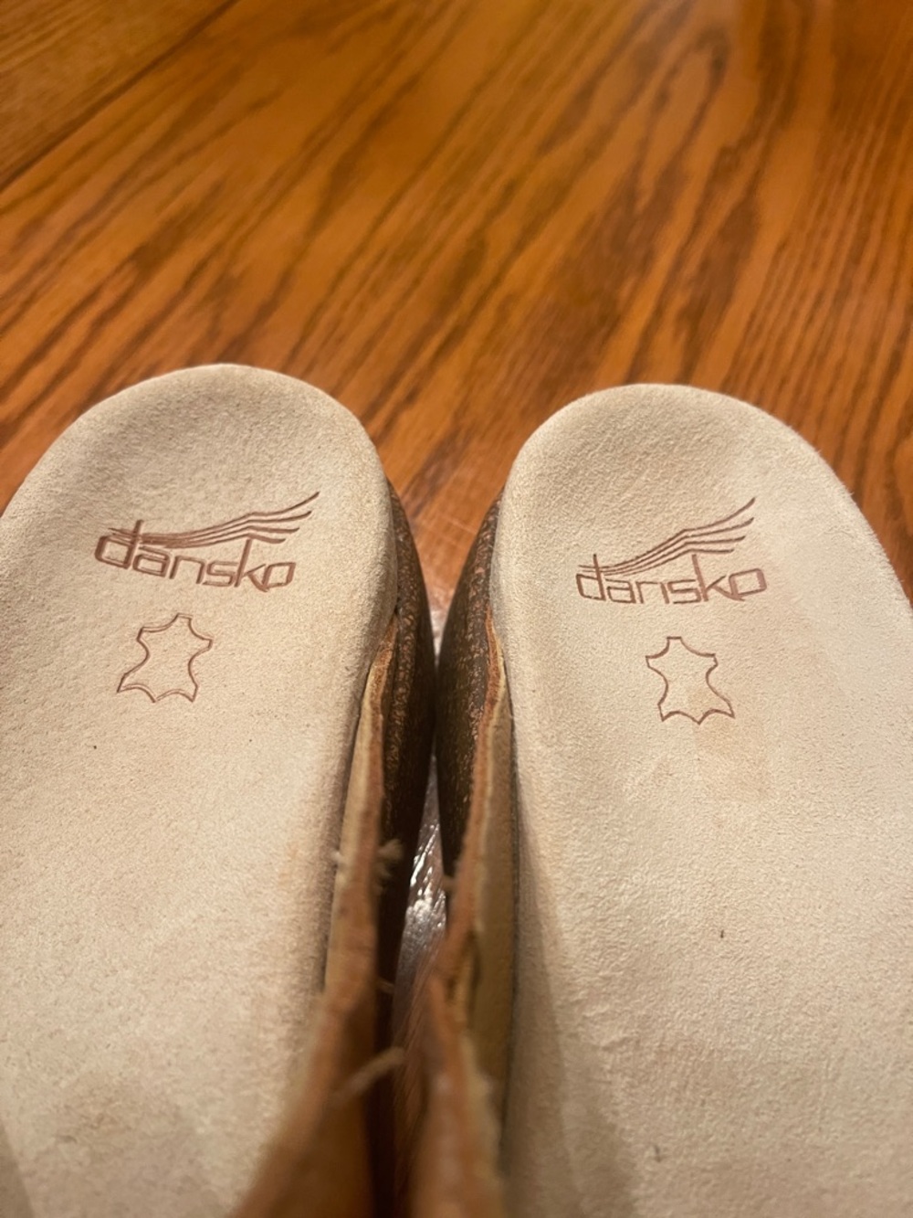 Dansko Women’s Tan Crisscross Slide Mules - Picture 2 of 6